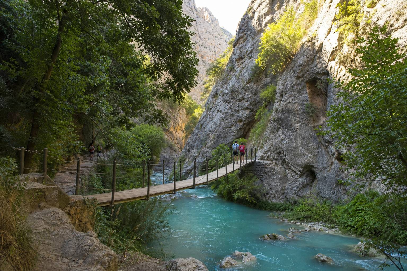 Sendero de los Cahorros de Monachil: guía para recorrer puentes colgantes, desfiladeros y el río Monachil